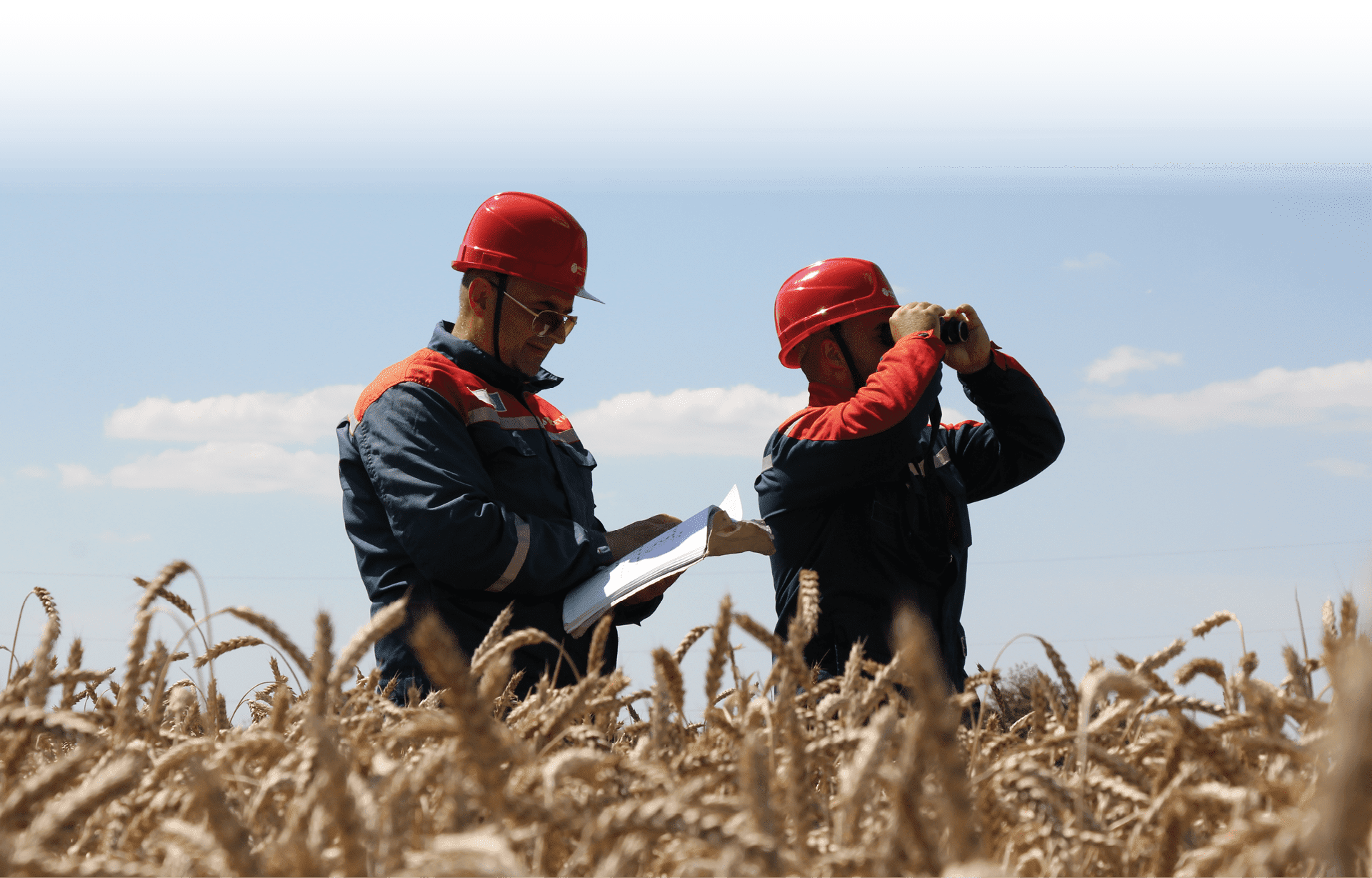 Работники следят за безопасностью